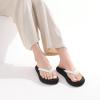 image:imageDREAM PAIRS Womens Arch Support Flip Flops Comfortable Soft Cushion Thong Sandals for Summer Beach Daily Casual WearWhiteBlack